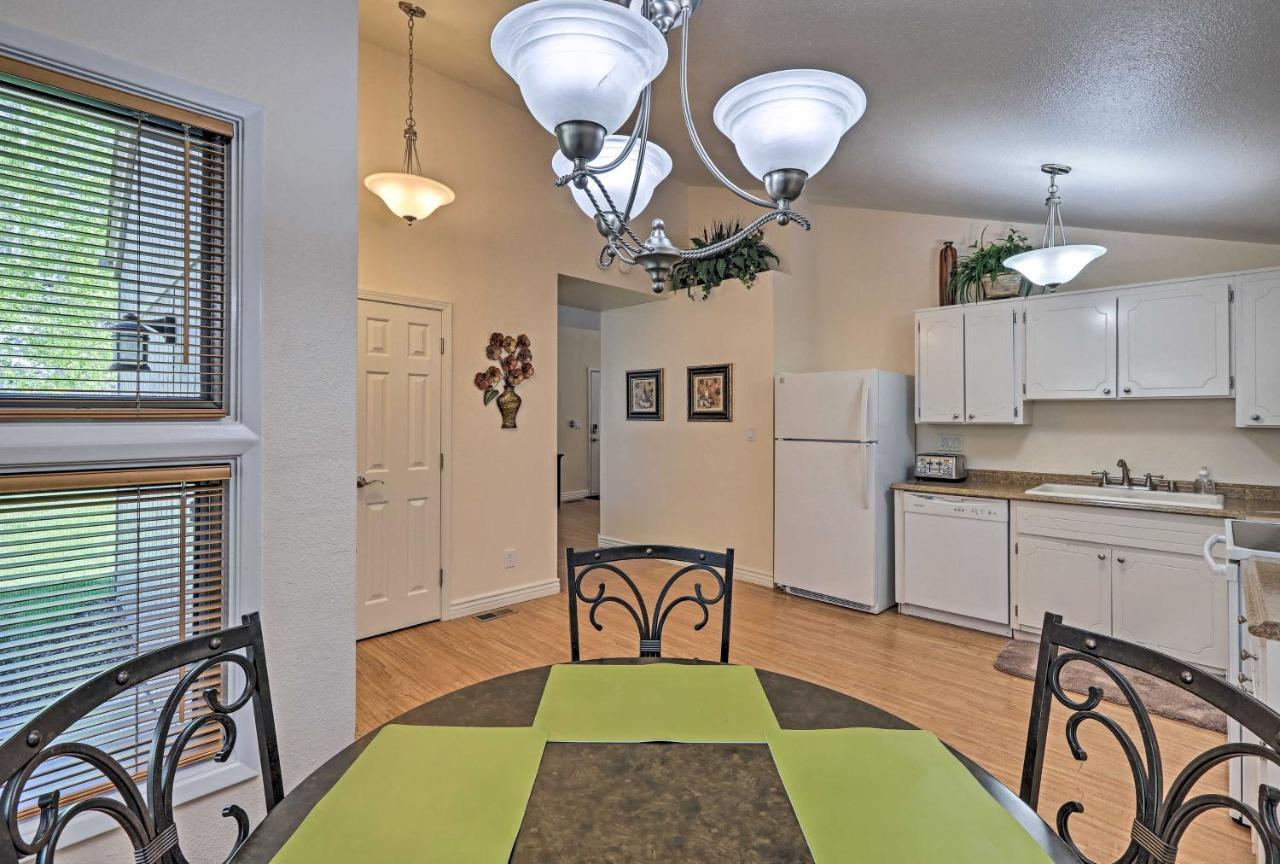 Flagstaff Townhome With Deck Easy Access Downtown! エクステリア 写真